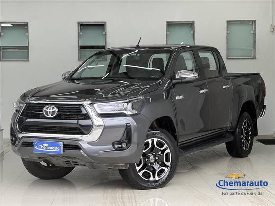TOYOTA HILUX 2.8 D-4D TURBO DIESEL CD SRV 4X4 AUTOMÁTICO TOYOTA HILUX 2.8 D-4D TURBO DIESEL CD SRV 4X4 AUTOMÁTICO